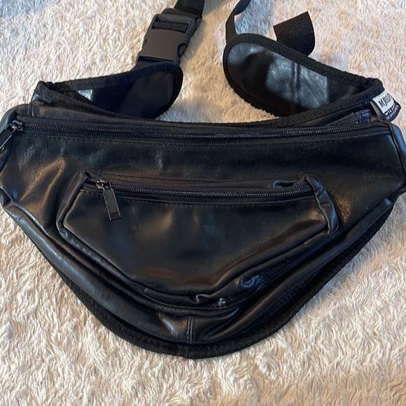 Vintage leather Wilson waist bag - Picture 2 of 12